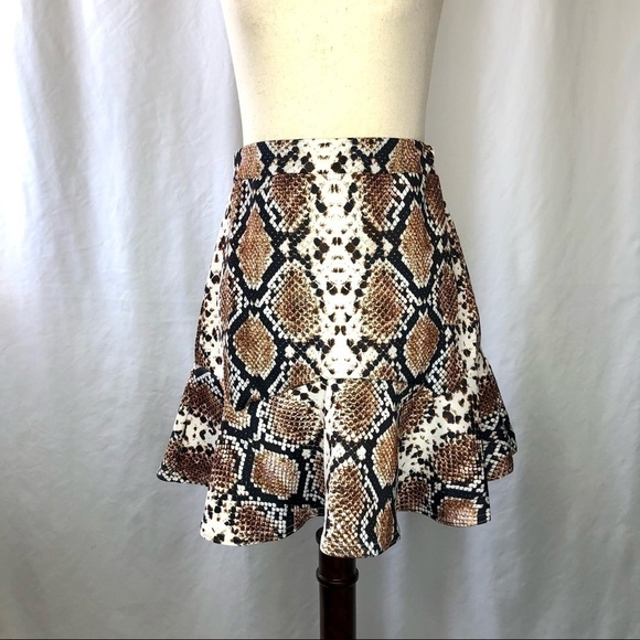 NWT Nasty Gal Collection snake skin python skirt curved flounce scuba size 10 - Picture 1 of 9